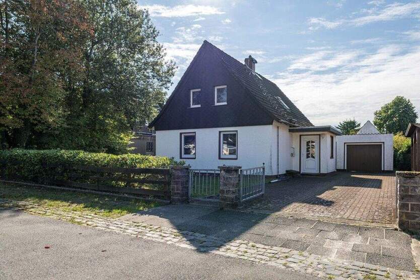 Bremerhaven-Surheide Entkerntes Einfamilienhaus auf großem Grundstück 4 zimmer