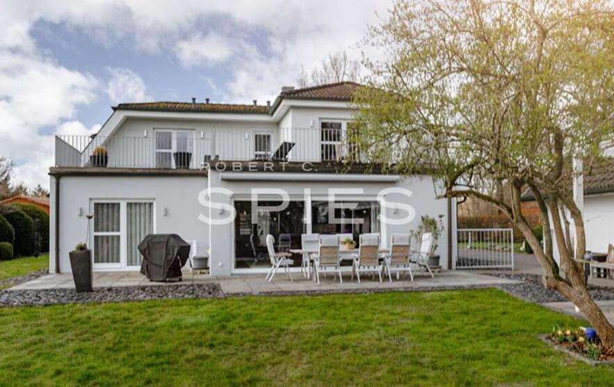 Haus zum Kaufen in Wulsbüttel 618.000 € 327 m²