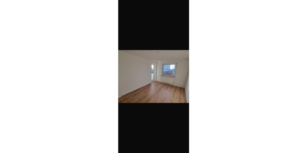 Etagenwohnung Bremerhaven Mitte - 3 Zimmer, 83 m&sup2;, 115.000&euro; | Angebot:26166790