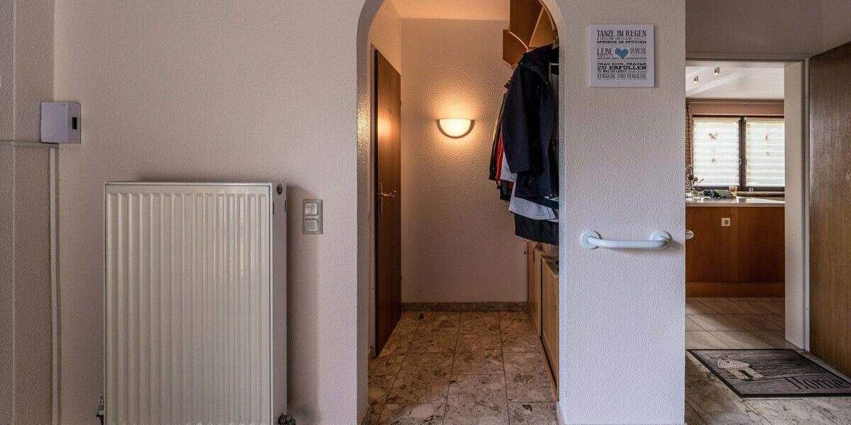 Einfamilienhaus Bremerhaven Lehe - 4 Zimmer, 156 m&sup2;, 270.000&euro; | Angebot:23061257