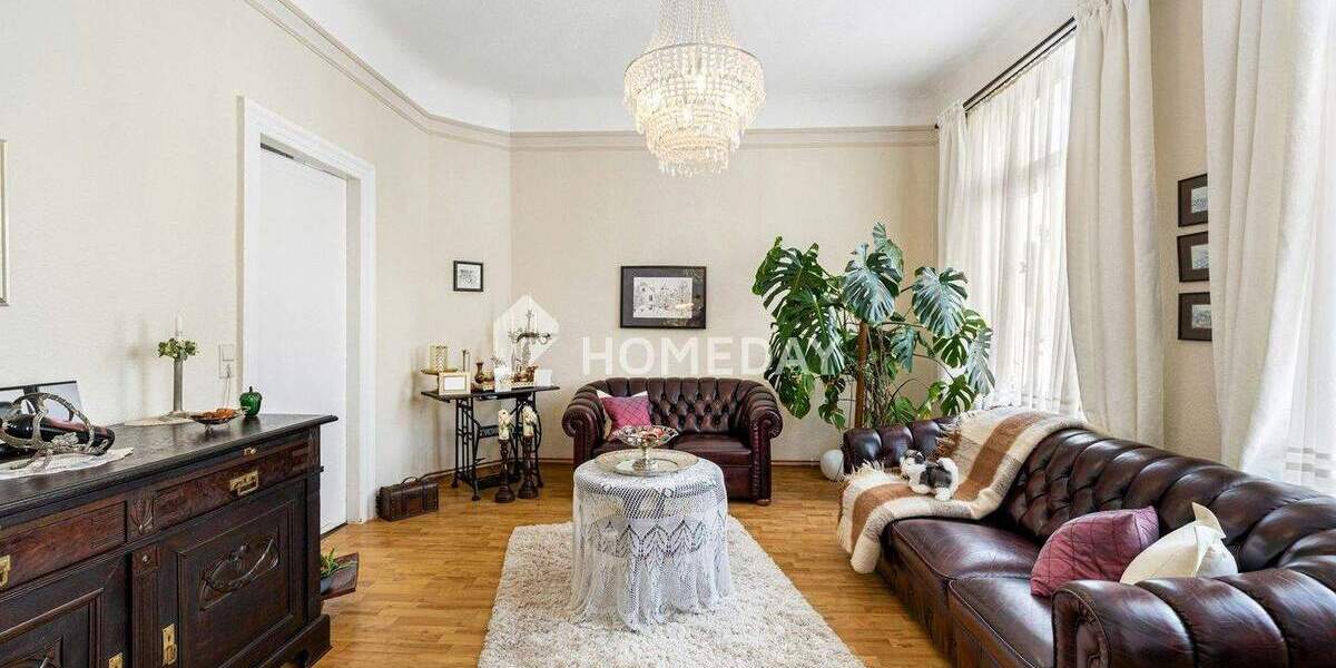 Schmuckstück mit Altbau-Charm mit praktischer Einliegerwohnung & Carports in zentraler Lage | Brake 7 zimmer