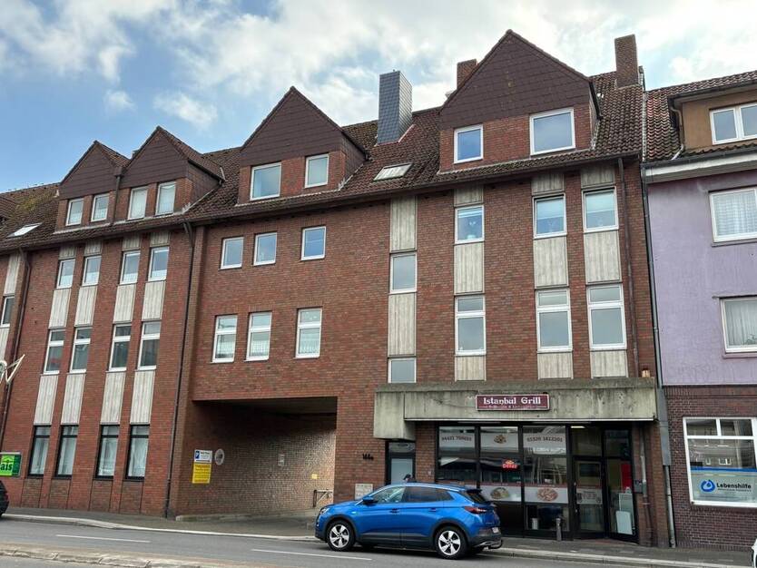 Vermietete Dachgeschoßwohnung mit Garage in Wilhelmshaven!