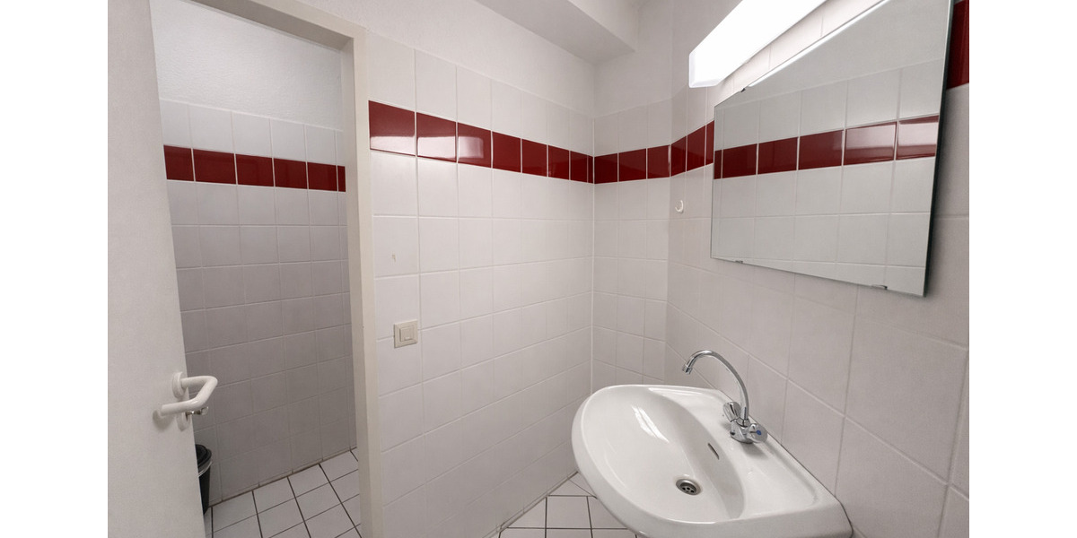 Etagenwohnung Bremerhaven Mitte - 5 Zimmer, 175 m&sup2;, 1.050&euro; | Angebot:25875195