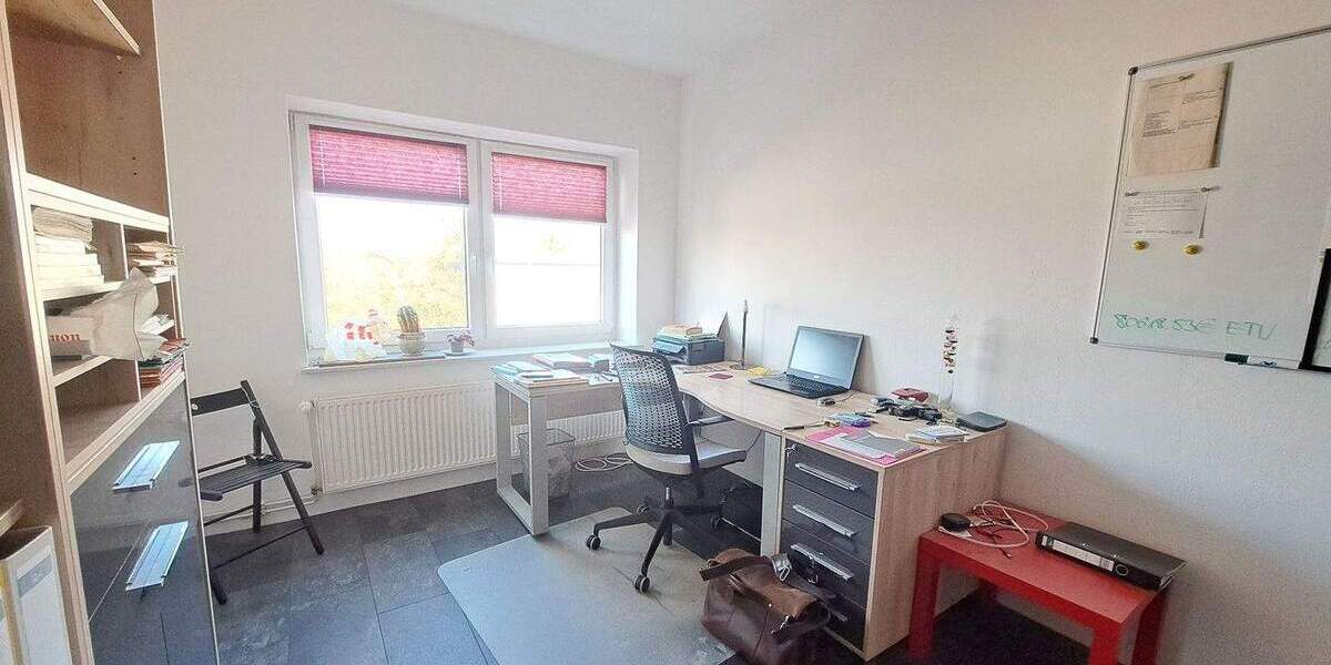 Etagenwohnung Bremerhaven Lehe - 3 Zimmer, 65 m&sup2;, 450&euro; | Angebot:25391925