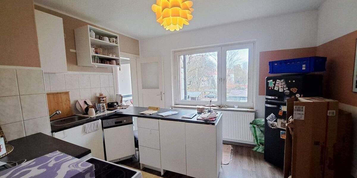 2-Zimmer-Wohnung mit großem Balkon gegenüber vom Leher-Bahnhof! 2 zimmer
