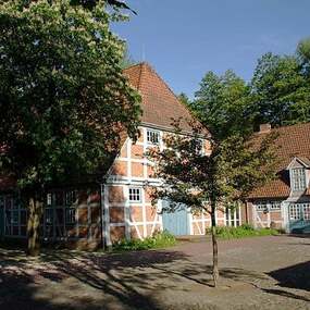 Theater in OHZ: Dree Froons nöömt Schmidt 01.11.2025 Kulturzentrum Gut Sandbeck