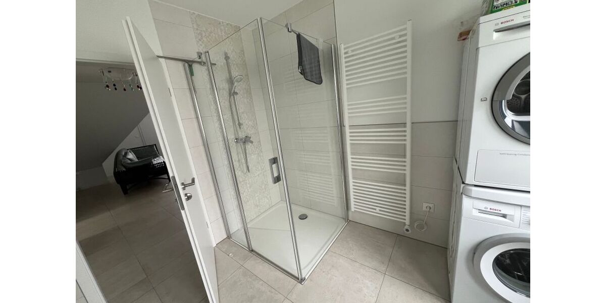 Moderne hochwertige 3-Zimmer-Neubau-Wohnung. möbiliert, evt. noch Platz für eigene Möbel. Ideal für Berufspendler oder befristetes Wohnen - Etagenwohnung Geestland Langen | Angebot:26923331