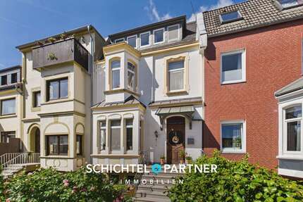 Haus Bremerhaven Mitte - 9 Zimmer, 230 m&sup2;, 279.900&euro; | Angebot:27250405