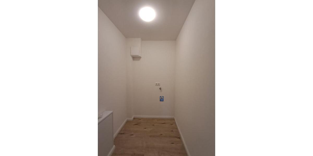 Anfragen NUR per E-Mail. Beliebte Wulsdorf. Bj 2022. Gepflegte 3-Zimmer 87 qm Wohnung mit offener Küche, Balkon, Aufzug, GarderobenraumAK, Fußbodenheizung und PKW-Stellplatz. 3 zimmer