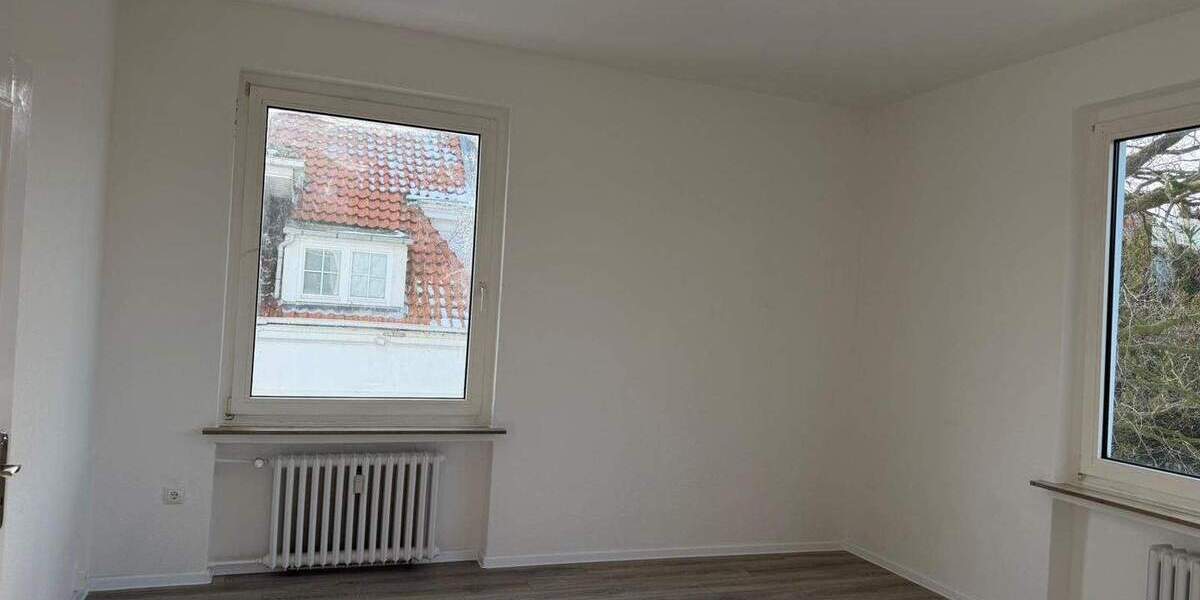 Etagenwohnung Bremerhaven Geestemünde - 3 Zimmer, 120 m&sup2;, 810&euro; | Angebot:25797442