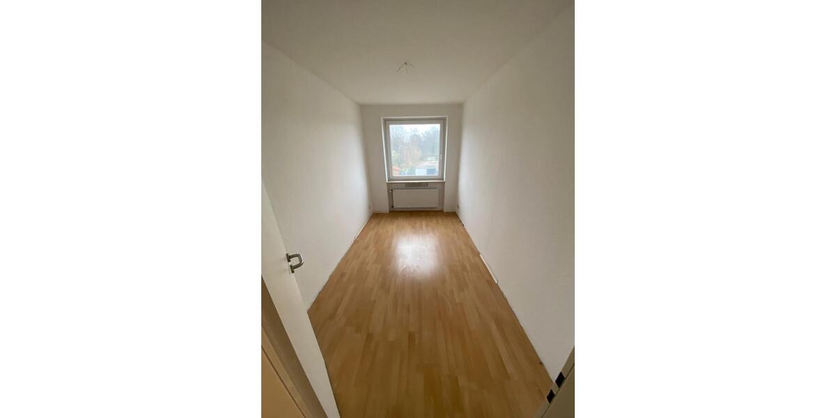 Etagenwohnung Bremerhaven Lehe - 4 Zimmer, 105 m&sup2;, 810&euro; | Angebot:26620123