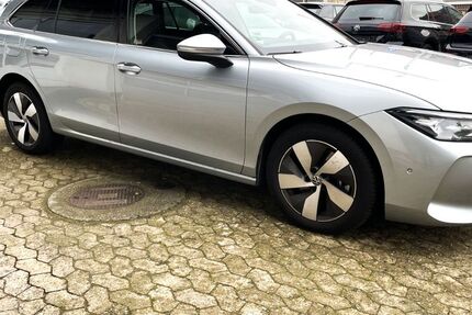 VW Passat Variant 22.800 km 36.800 € Bremen 28259