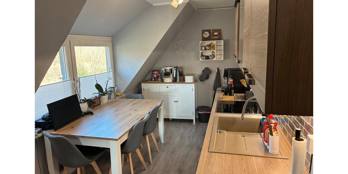 Dachgeschoßwohnung Bremerhaven Schiffdorferdamm - 3 Zimmer, 96 m&sup2;, 199.000&euro; | Angebot:25580552