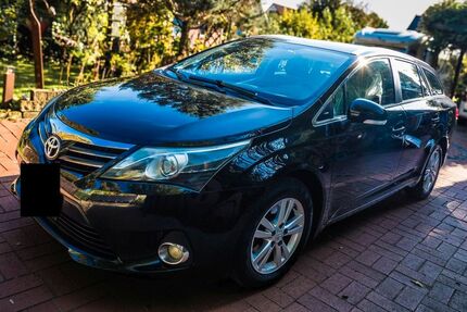Toyota Avensis 168.000 km 9.200 € Bremerhaven 27572