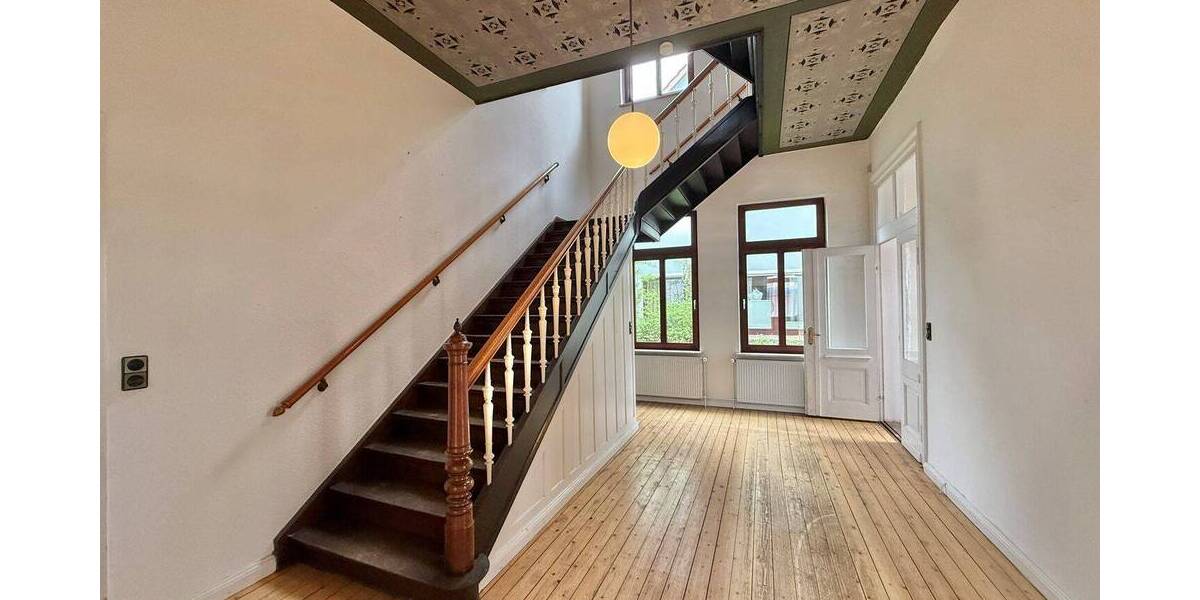 Mehrfamilienhaus, Wohnhaus Brake - 9 Zimmer, 275 m&sup2;, 298.000&euro; | Angebot:26798701