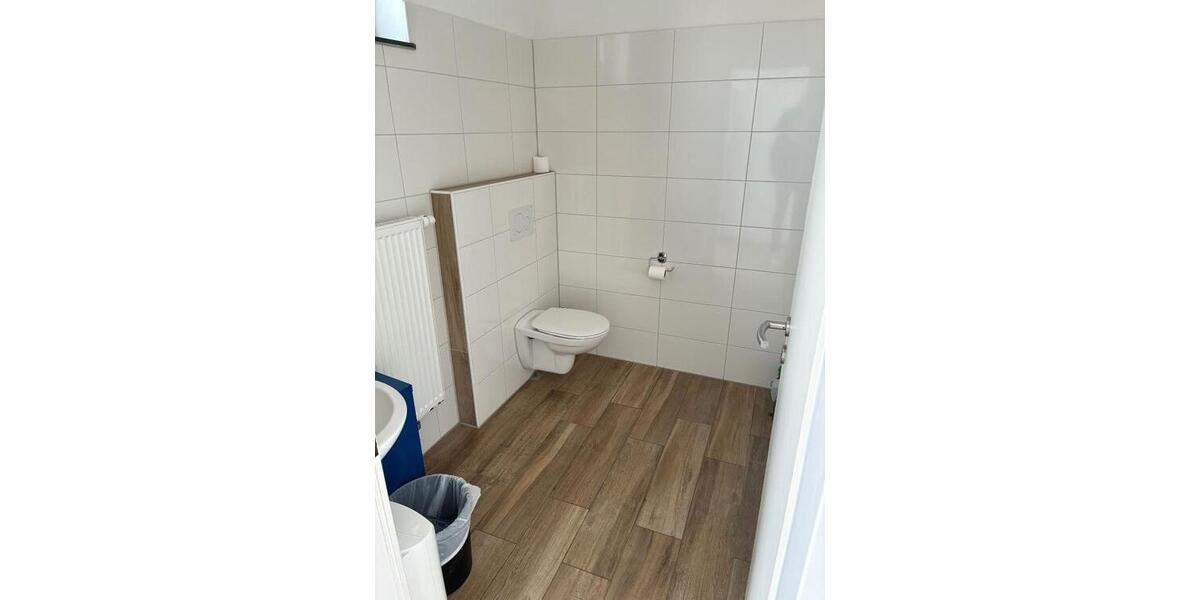 Provisionsfrei* Gewerbehof - 2 Bürogebäude, 240 m² Lager & 13 Garagen direkt am Wasser - Gewerbeobjekt Bremerhaven Fischereihafen (Stadtteil) | Angebot:24480932