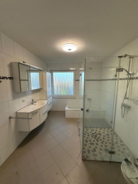 Moderne Wohnung für das reife Alter mit Fahrstuhl und großem Balkon 4 zimmer