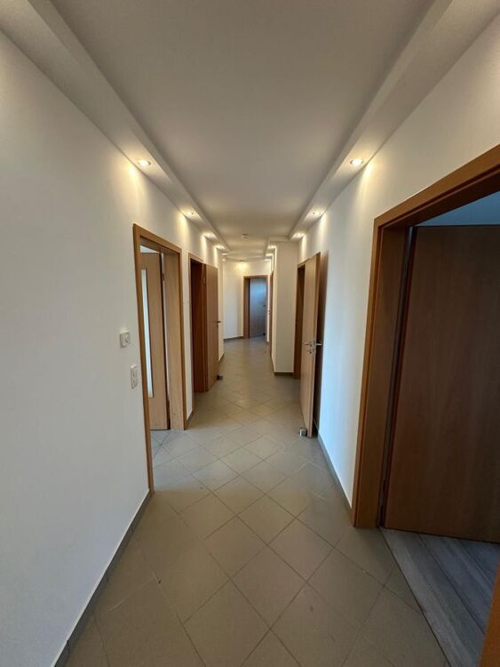 Moderne Wohnung für das reife Alter mit Fahrstuhl und großem Balkon 4 zimmer