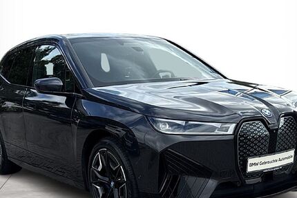 BMW iX 28.442 km 53.990 € Wilhelmshaven 26389