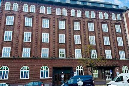 Historisches Backsteingebäude mit attraktiver und langfristiger Mieterstruktur (Medizin) in Brhv. zimmer