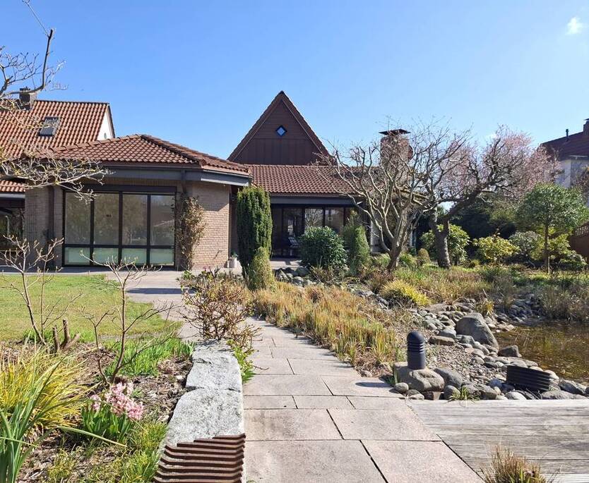 Beeindruckendes Architektenhaus mit tollem Garten in Strandnähe 4 zimmer