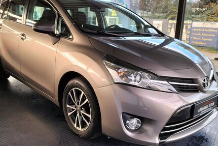 Toyota Verso 117.000 km 12.600 € Bremen 28201
