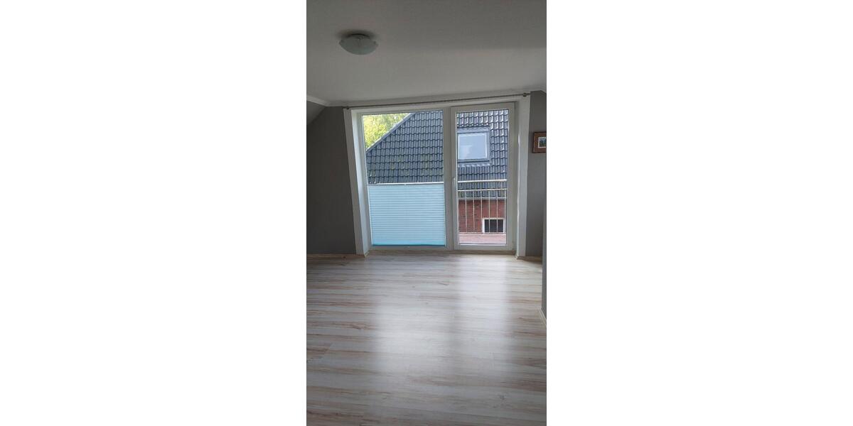 Dachgeschoßwohnung Wilhelmshaven Heppens - 2 Zimmer, 50 m&sup2;, 595&euro; | Angebot:26087042