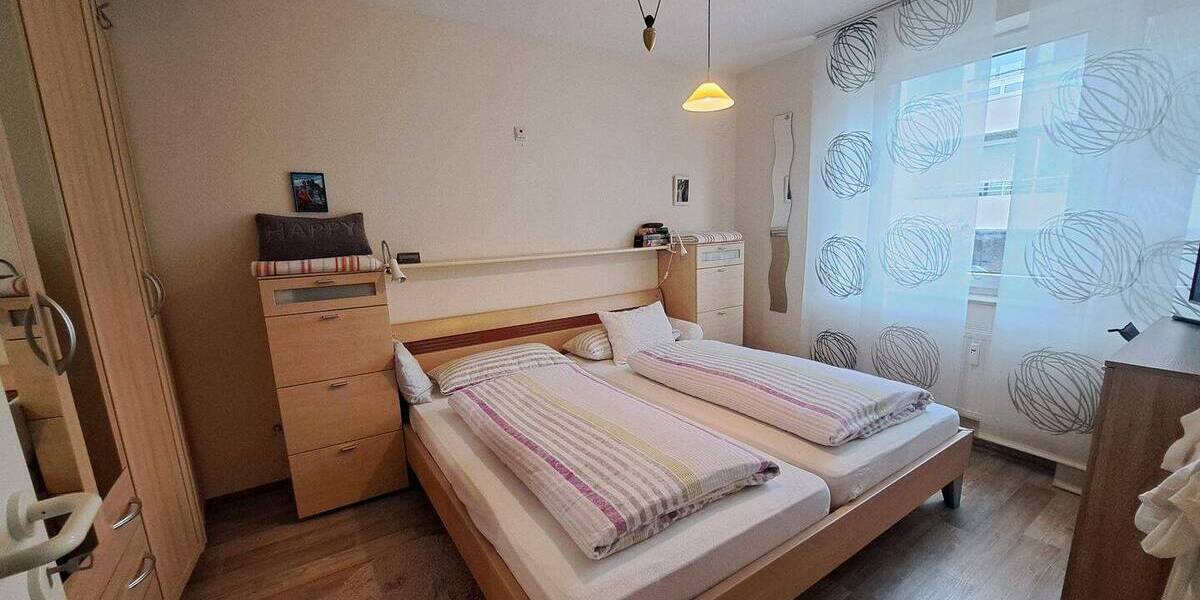 Etagenwohnung Bremerhaven Lehe - 2 Zimmer, 62 m&sup2;, 295&euro; | Angebot:26277798