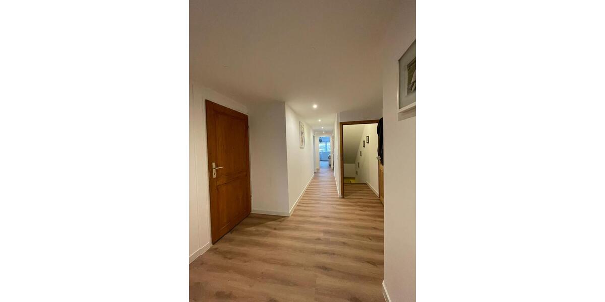 Einfamilienhaus Loxstedt - 12 Zimmer, 335 m&sup2;, 375.000&euro; | Angebot:27013662
