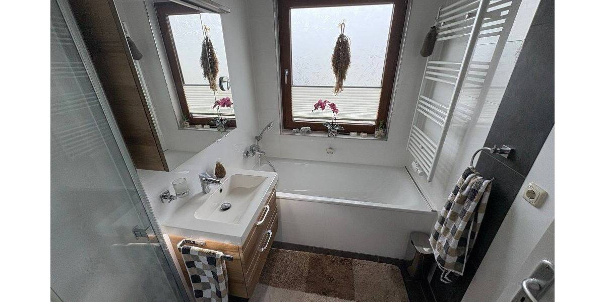 Bungalow Nordenham - 3 Zimmer, 108 m&sup2;, 240.000&euro; | Angebot:26128074