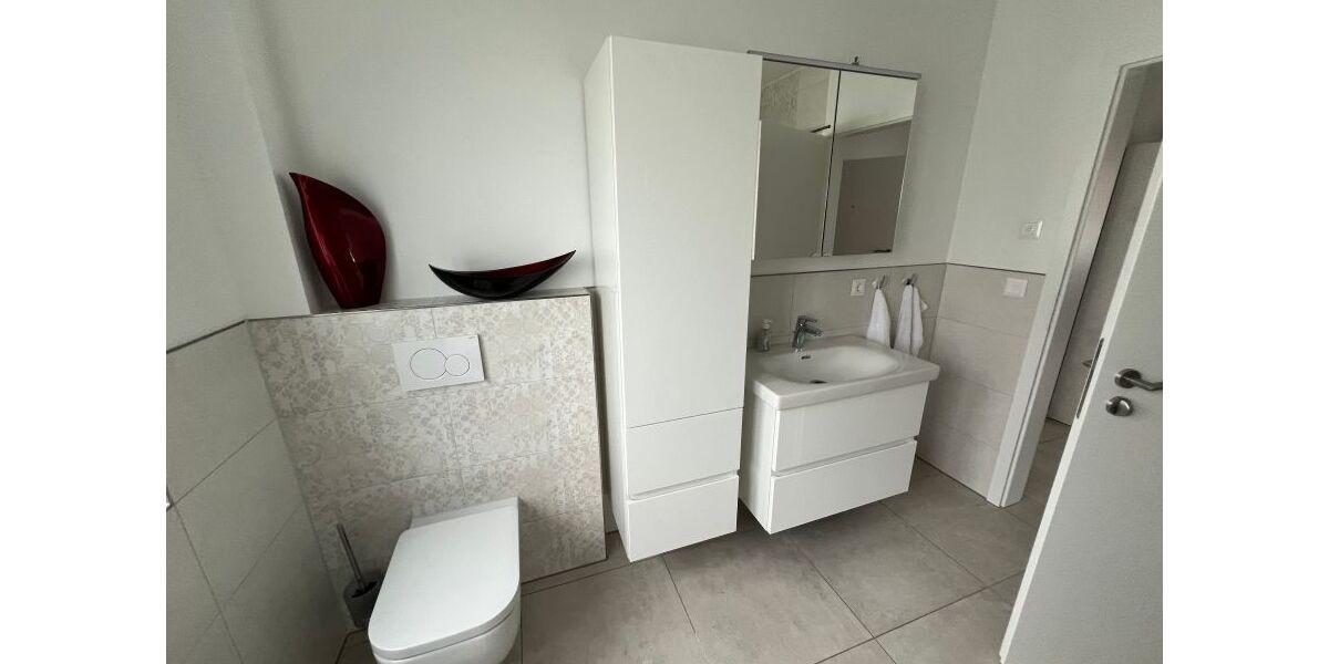 Moderne hochwertige 3-Zimmer-Neubau-Wohnung. möbiliert, evt. noch Platz für eigene Möbel. Ideal für Berufspendler oder befristetes Wohnen - Etagenwohnung Geestland Langen | Angebot:26923331