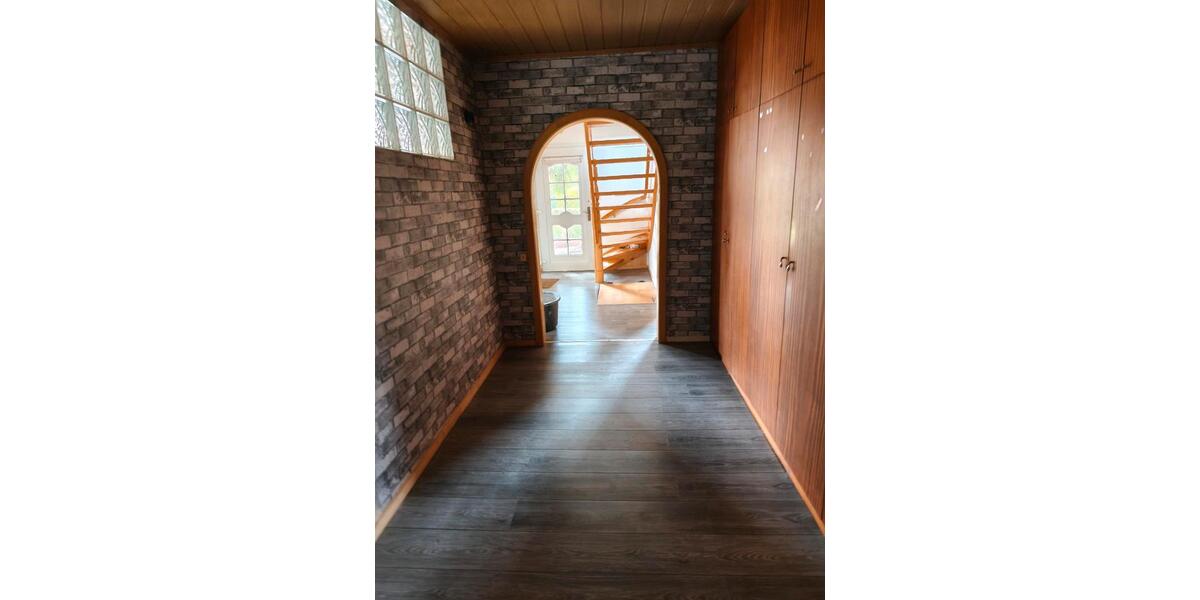 Doppelhaushälfte Nordenham - 6 Zimmer, 185 m&sup2;, 1.350&euro; | Angebot:26289314