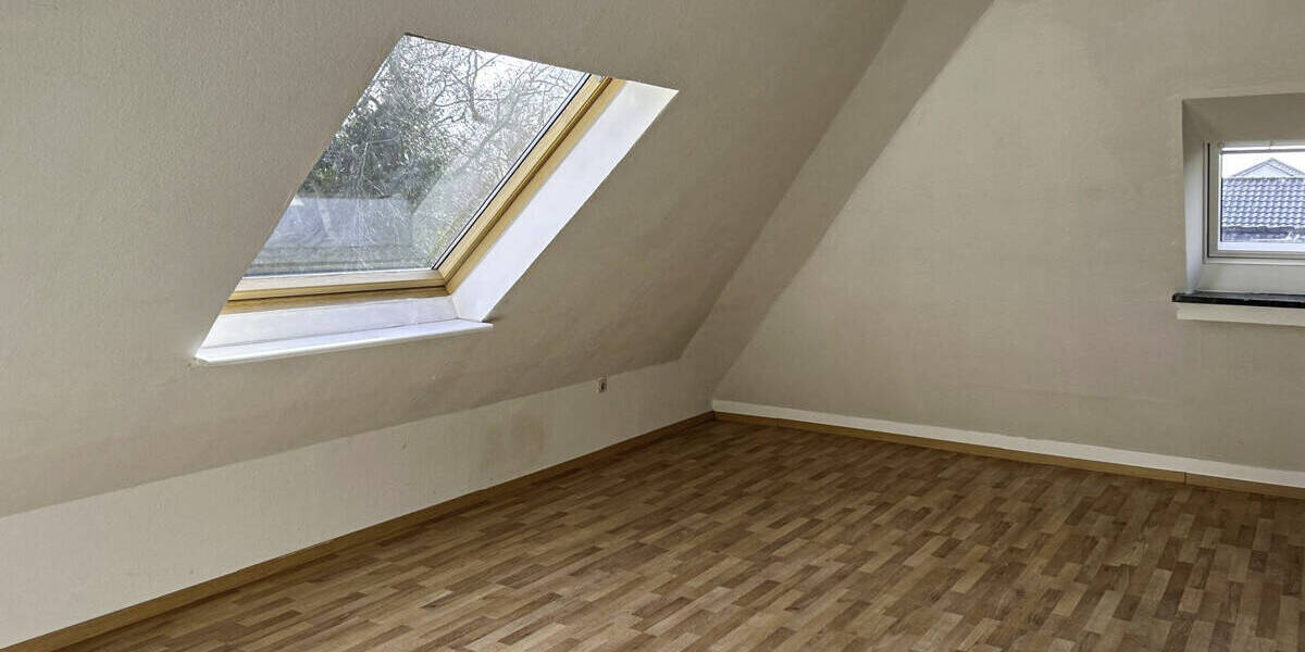 Einfamilienhaus Bremerhaven Schiffdorferdamm - 5 Zimmer, 134 m&sup2;, 325.000&euro; | Angebot:26242422