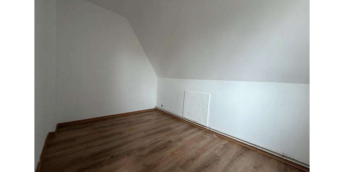 Einfamilienhaus Nordenham - 3.5 Zimmer, 90 m&sup2;, 900&euro; | Angebot:25892934