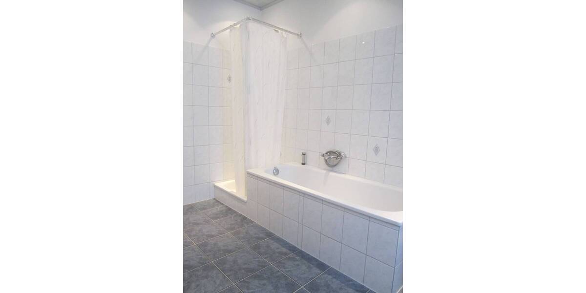 Mehrfamilienhaus, Wohnhaus Bremerhaven Lehe - 7 Zimmer, 240 m&sup2;, 290.000&euro; | Angebot:26796358