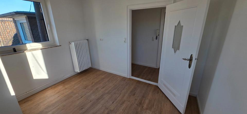 Dachgeschoßwohnung Bremerhaven Geestemünde - 2 Zimmer, 52 m&sup2;, 450&euro; | Angebot:26534583