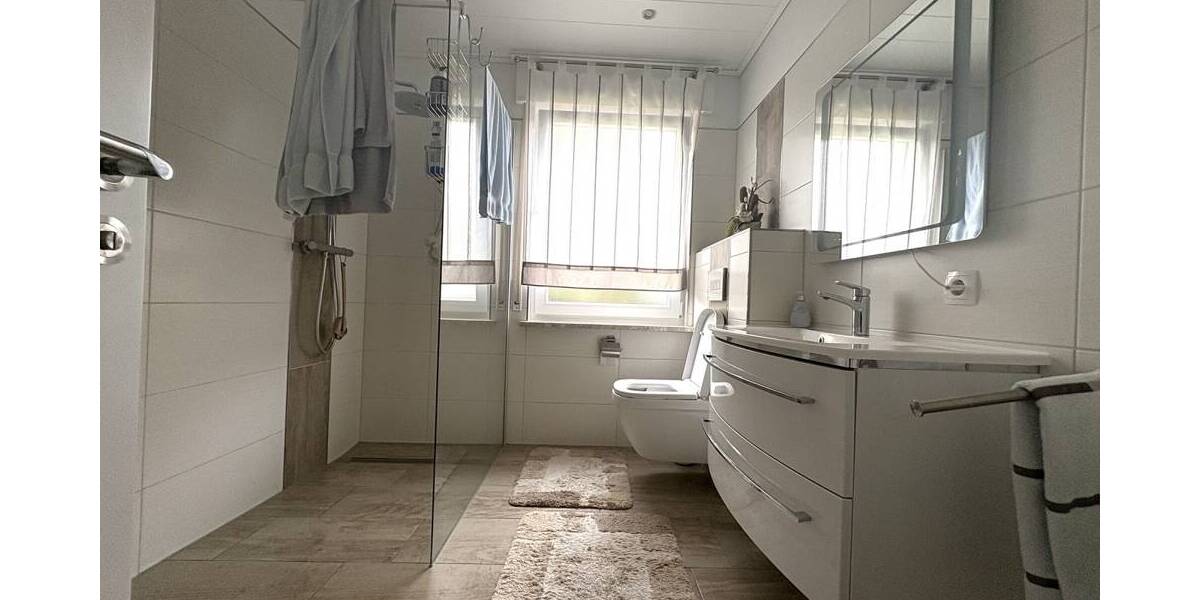 Einfamilienhaus Nordenham - 7 Zimmer, 188 m&sup2;, 349.000&euro; | Angebot:26153978