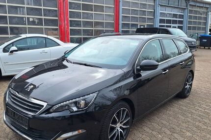 Peugeot 308 117.000 km 7.900 &euro; Bremerhaven 27576