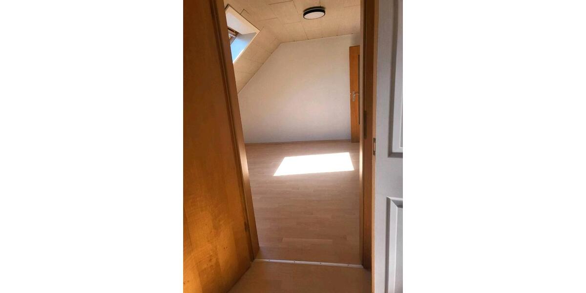 Dachgeschoßwohnung Wilhelmshaven Heppens - 3 Zimmer, 44 m&sup2;, 360&euro; | Angebot:26294967