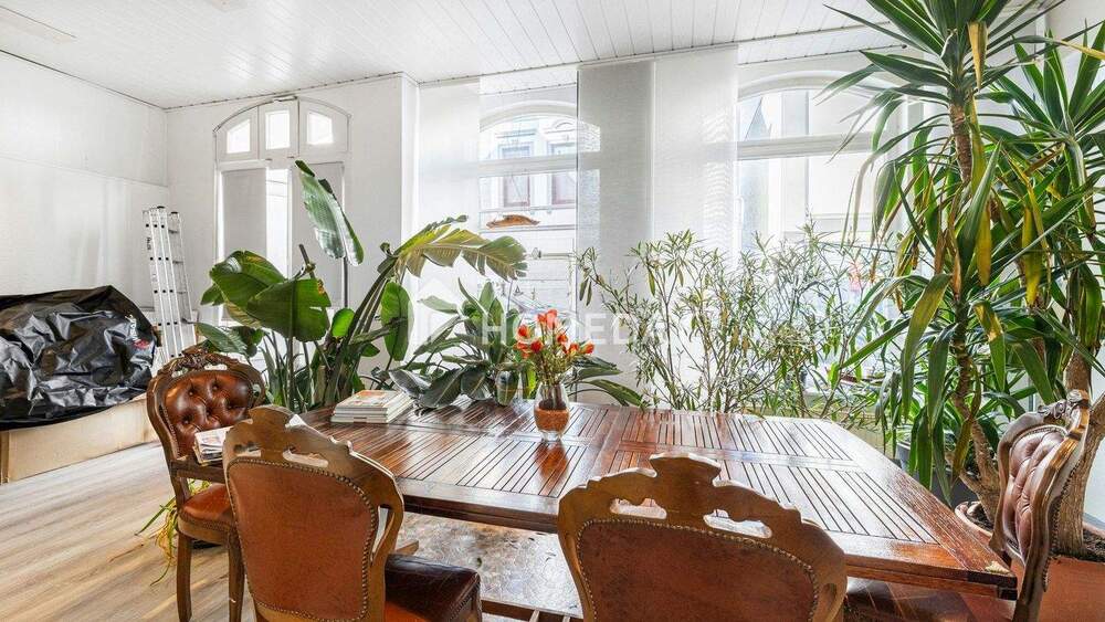 Schmuckstück mit Altbau-Charm mit praktischer Einliegerwohnung & Carports in zentraler Lage | Brake 7 zimmer