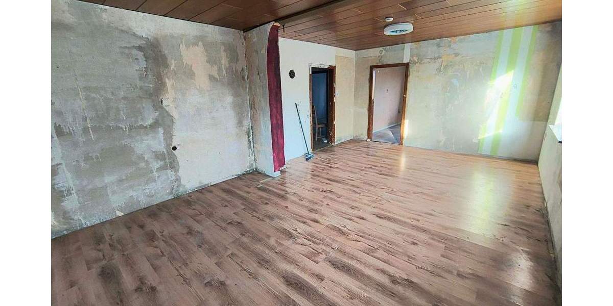 Mehrfamilienhaus, Wohnhaus Cappel Cappel - 6 Zimmer, 140 m&sup2;, 111.000&euro; | Angebot:24724360