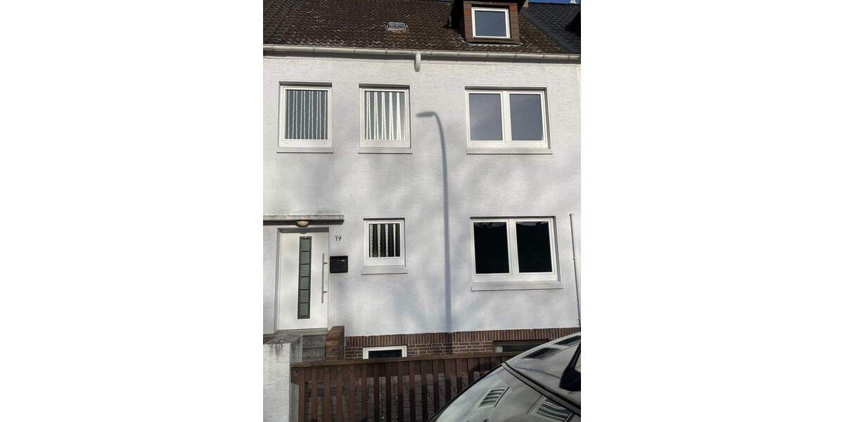 Reihenmittelhaus Bremerhaven Lehe - 8 Zimmer, 144 m&sup2;, 199.900&euro; | Angebot:25098047