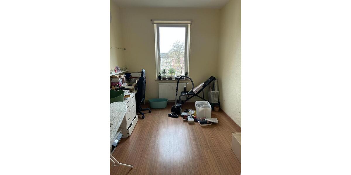 Etagenwohnung Bremerhaven Geestemünde - 4 Zimmer, 94 m&sup2;, 723&euro; | Angebot:26069411