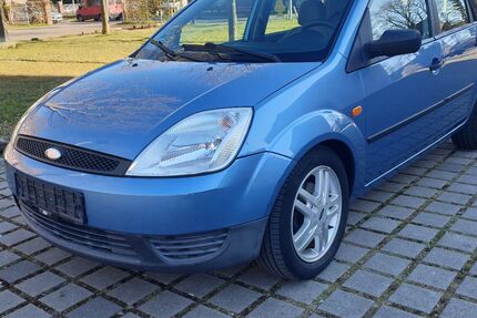 Ford Fiesta 119.800 km 1.950 € Bremen 28309
