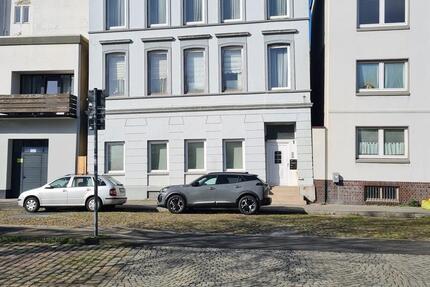 Haus Bremerhaven Mitte - 17 Zimmer, 293 m&sup2;, 450.000&euro; | Angebot:26582695