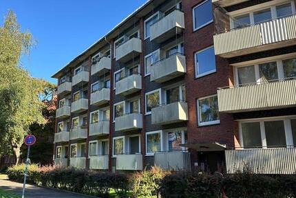 Schöne helle 2 Zimmer-Wohnung mit 2 Balkonen sucht Nachmieter! Ideal auch für Wohngemeinschaften! Frei ab sofort! 2 zimmer