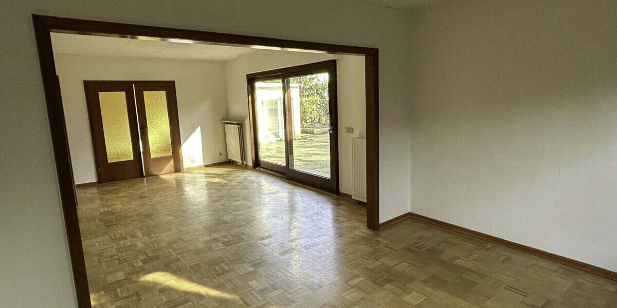 Einfamilienhaus Bremerhaven Schiffdorferdamm - 5 Zimmer, 134 m&sup2;, 325.000&euro; | Angebot:26242422