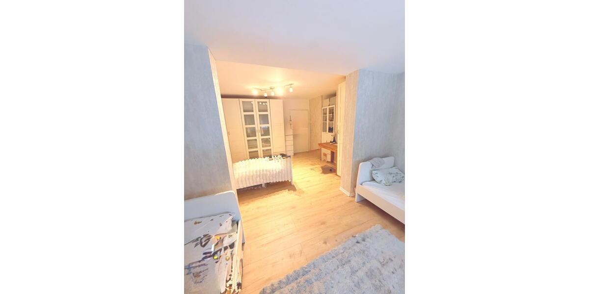 Erdgeschoßwohnung Bremerhaven Geestemünde - 5 Zimmer, 135 m&sup2;, 1.590&euro; | Angebot:24719896