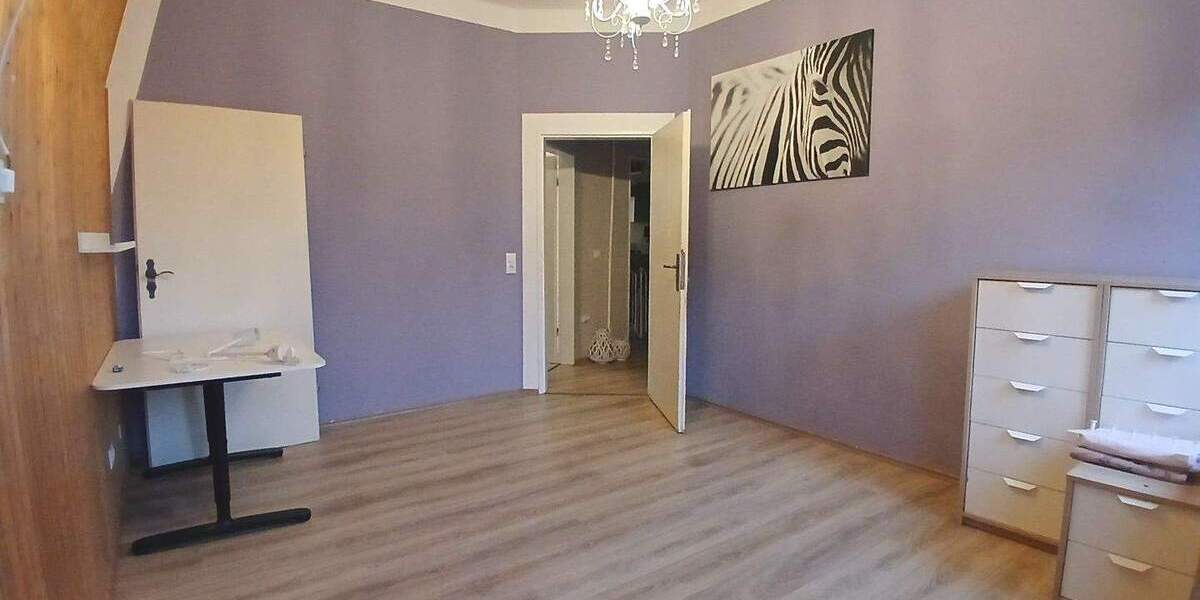 Großes Einfamilienhaus mit möglicher Einlieger-Ferienwohnung 7 zimmer