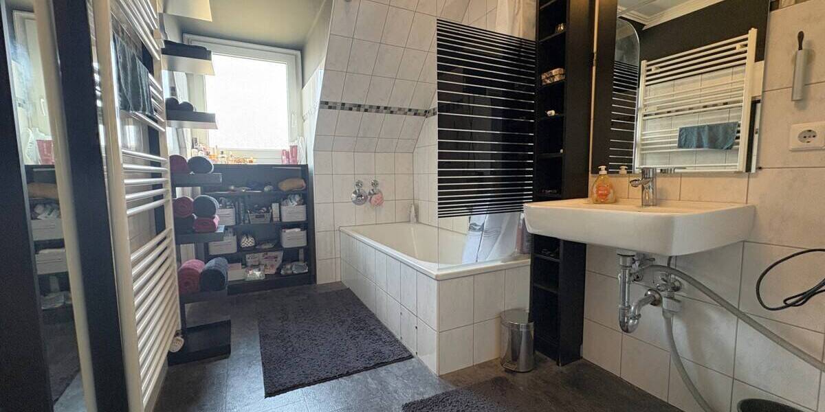 Etagenwohnung Bremerhaven Geestemünde - 3 Zimmer, 96 m&sup2;, 165.000&euro; | Angebot:26471198